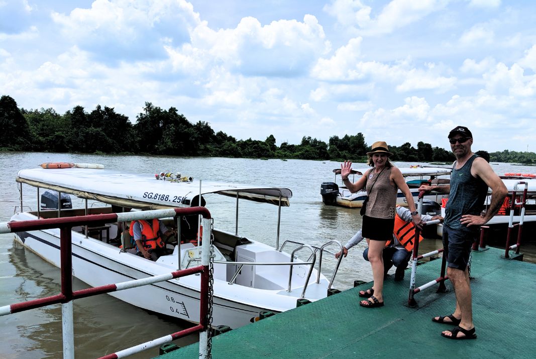 board-a-speedboat-carry-to-the-Cu-Chi-Tunnels