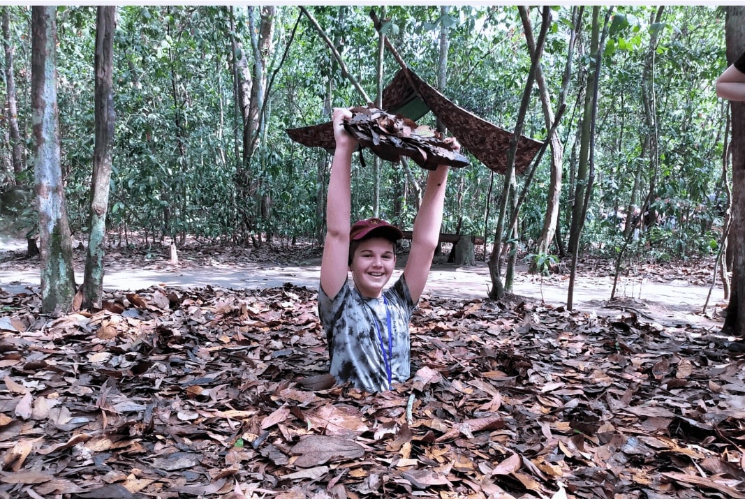 Half Day Morning Cu Chi Tunnels Speedboat Tour with Village Lunch